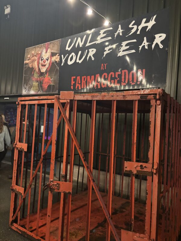 Team Kiss of Death Haunt Reviews visited Sullivan Farms Haunted Foret in Corbink, Kentucky, during the 2025 spooky season. Check out our revie