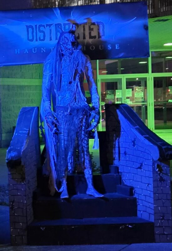 Distracted Haunted House 2025 - DistractedProp