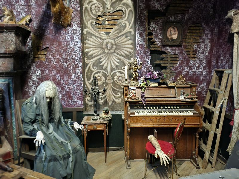 Folklore Haunted House 2025 - 20250927_152227