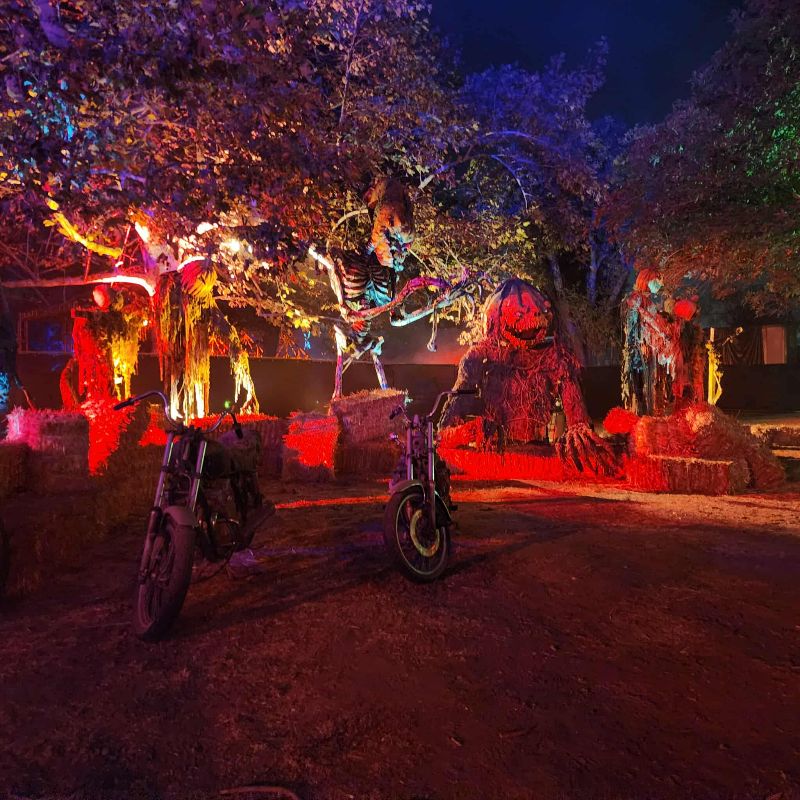 Los Angeles Haunted Hayride 2025 - la-hayride-customer-service-decor