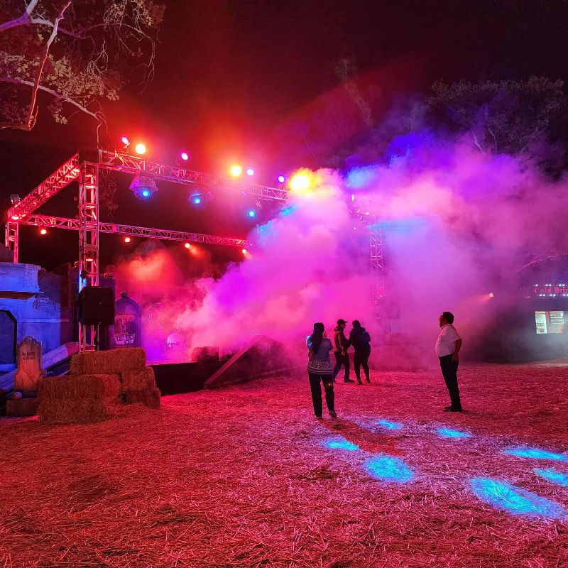 Los Angeles Haunted Hayride 2025 - la-hayride-Entertainment-Stage