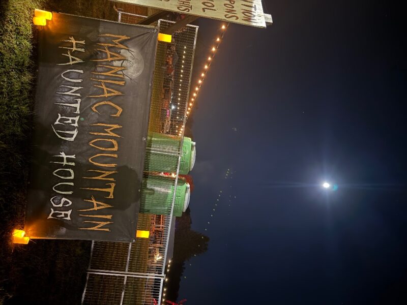 Maniac Mountain Haunted House 2025 - IMG_6939