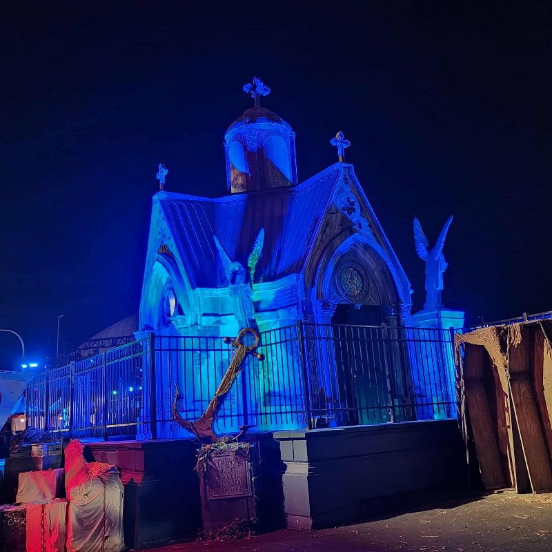 Queen Marys Dark Harbor 2025 - Queen-Mary-Entertainment-Cemetery-2