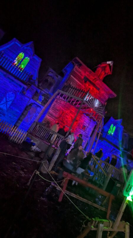 Rotten Manor 2025 - PXL_20251011_002614260.NIGHT_