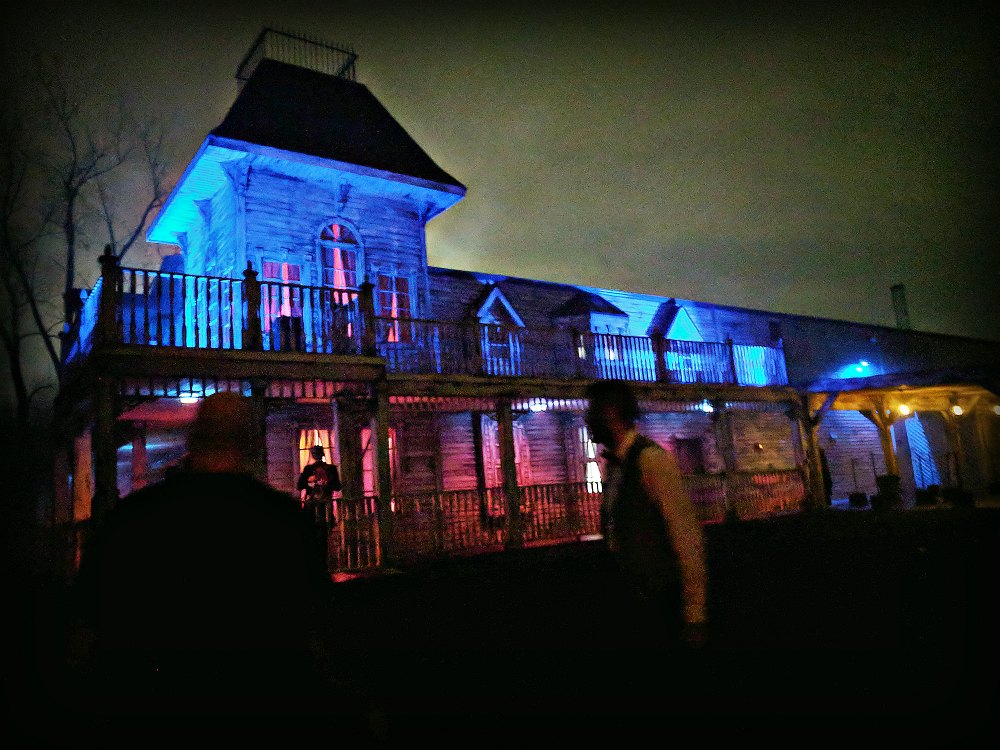 HellsGate Haunted House 2017 Review The Scare Factor